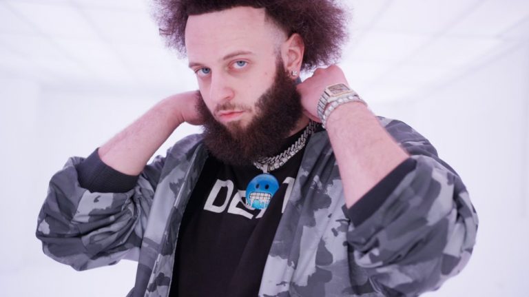 Road Runna Rio ft. King Louie – “Gold Medal”  (Official Video)