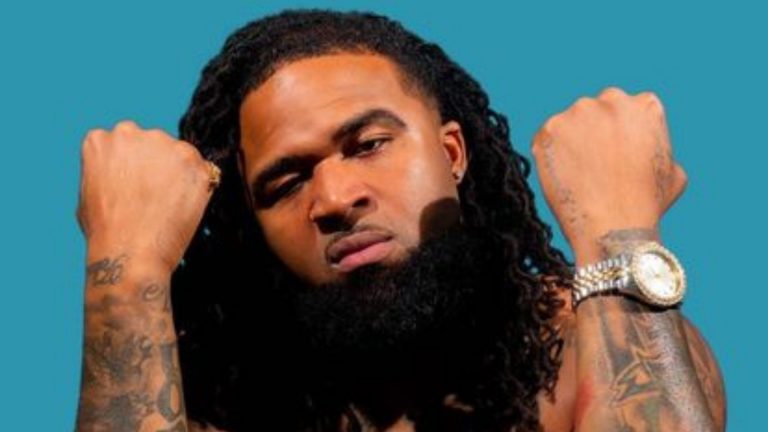 Bo. T Reworks ‘Friday’ Scene In ‘Mrs. Parker’ Video