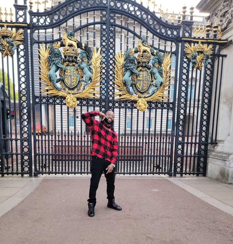 Who is Von Barz?
