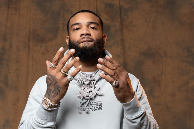 Skippa Da Flippa Brings Out New Drip In “VVS” Visual