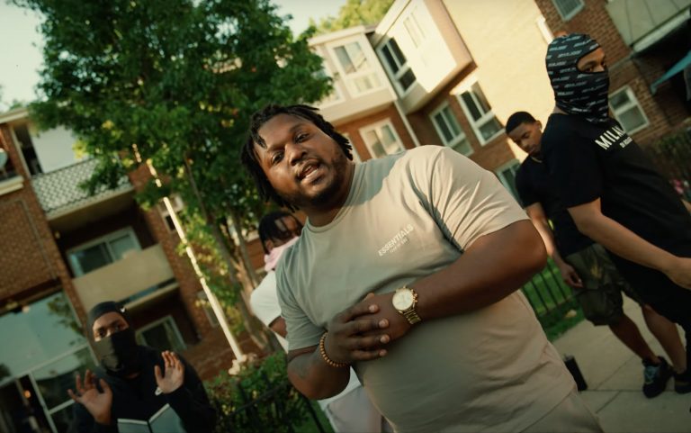 B-Jay Banks & Dell Fargo Click Up For “Pounds” Visual