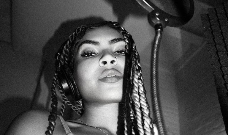 RIKKI – “Stingy”