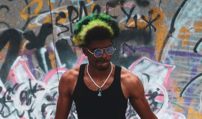 Kye Colors Kick, Push On New Anthem “Glide”